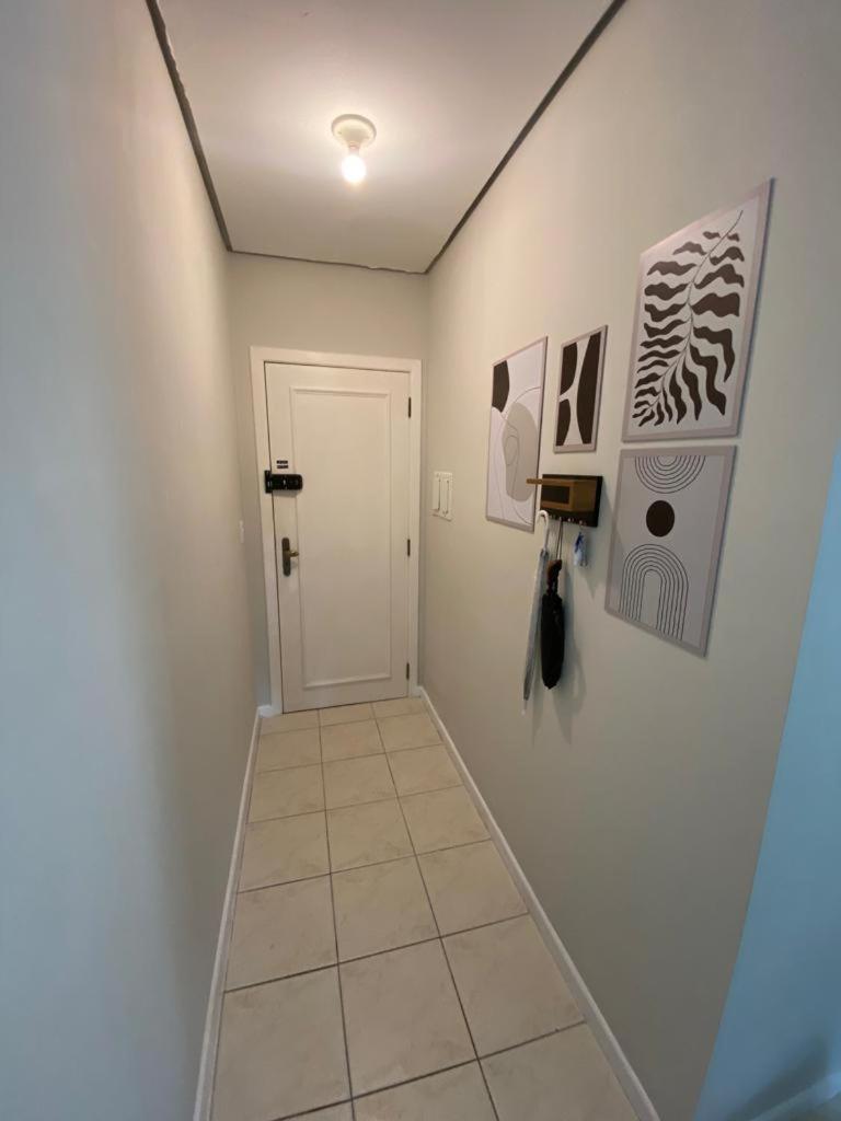 Apartment Em *